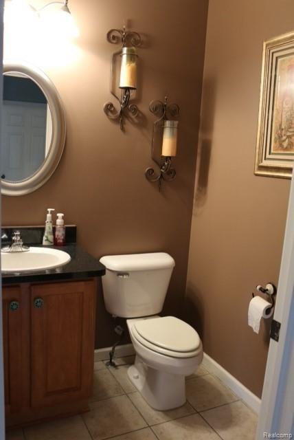 3169 Grand Park Rochester, MI 48307 - Photo 19 of 30 HALF BATH.jpg