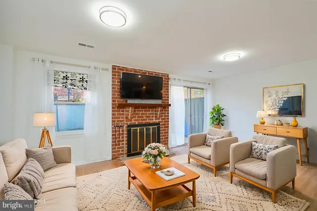 $758,000 | 10280 Arizona Circle, Unit 63, Bethesda, MD 20817