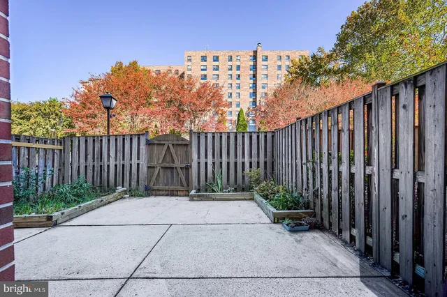 $758,000 | 10280 Arizona Circle, Unit 63, Bethesda, MD 20817