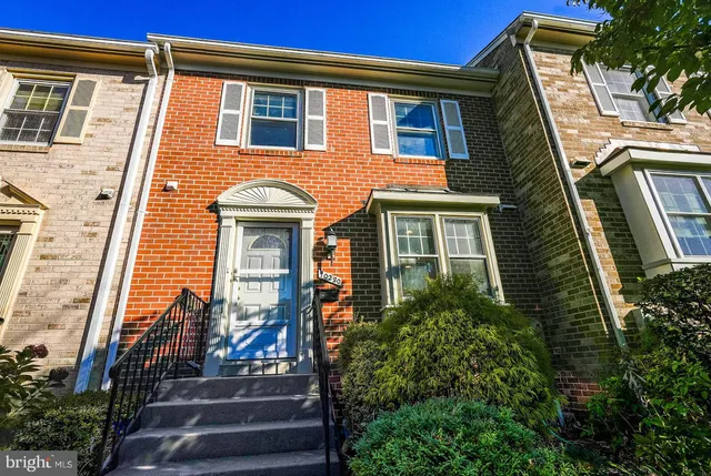 $758,000 | 10280 Arizona Circle, Unit 63, Bethesda, MD 20817