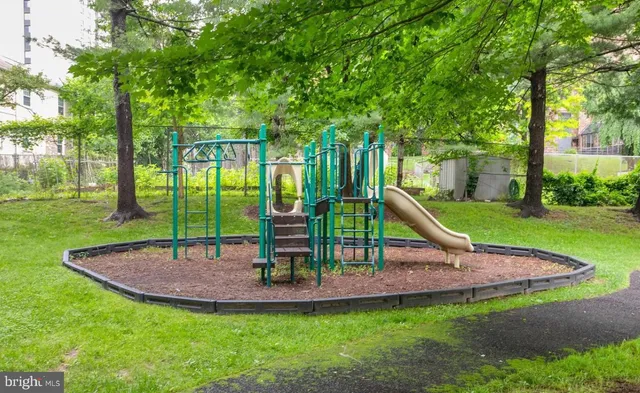 $758,000 | 10280 Arizona Circle, Unit 63, Bethesda, MD 20817