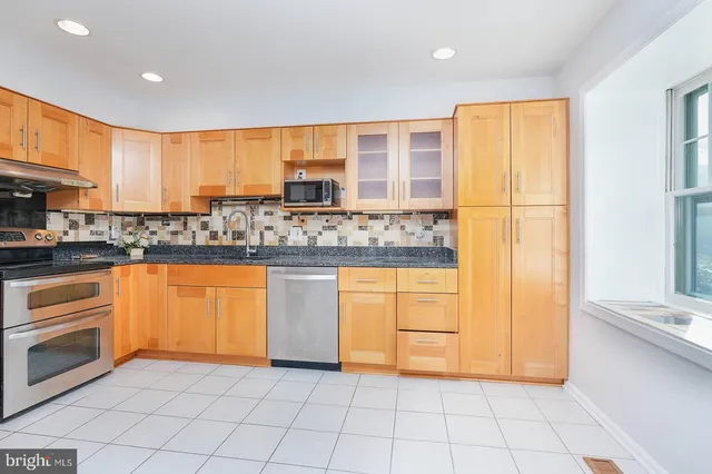 $758,000 | 10280 Arizona Circle, Unit 63, Bethesda, MD 20817