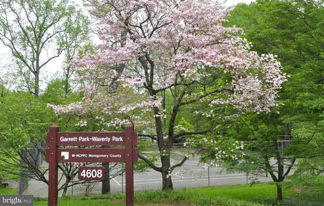 $758,000 | 10280 Arizona Circle, Unit 63, Bethesda, MD 20817