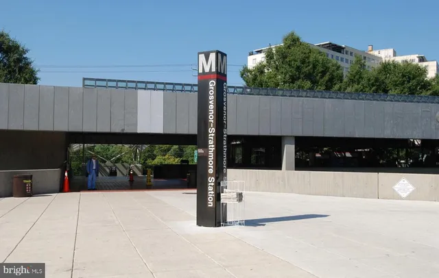 $758,000 | 10280 Arizona Circle, Unit 63, Bethesda, MD 20817