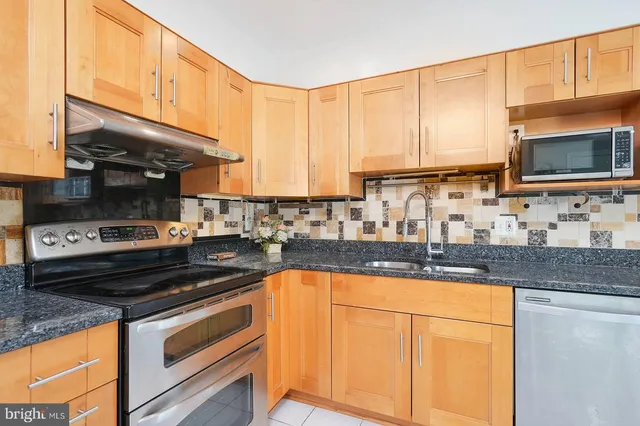 $758,000 | 10280 Arizona Circle, Unit 63, Bethesda, MD 20817