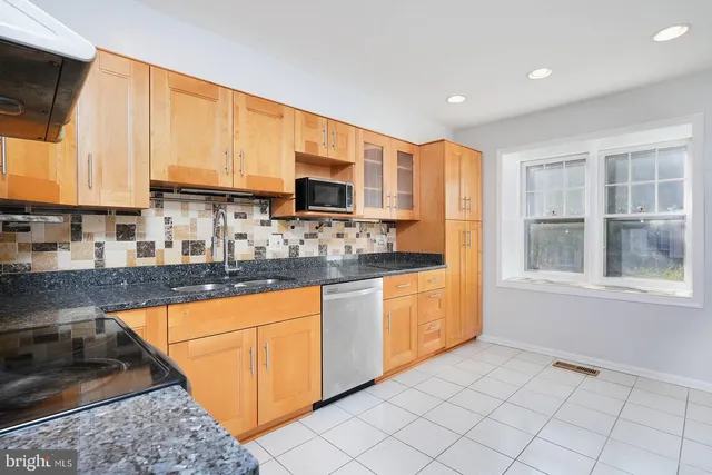 $758,000 | 10280 Arizona Circle, Unit 63, Bethesda, MD 20817