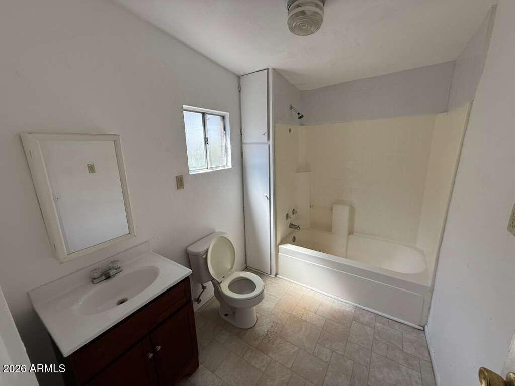 942 East 8th Street Douglas, AZ 85607 - Photo 9 of 10 WhatsApp Image 2026-04-09 at 1.55.23 PM
