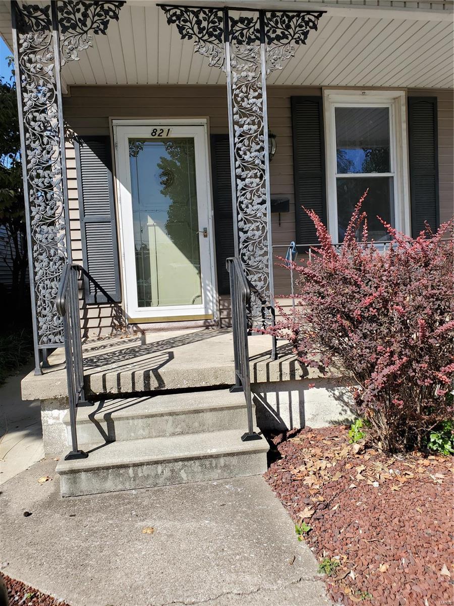 821 Iowa Street Madison, IL 62060 - Photo 3 of 31 Gallery Image 3