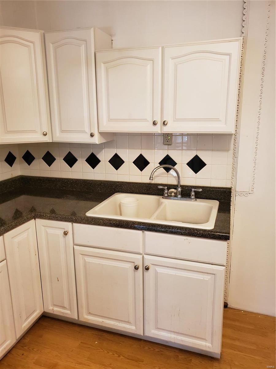 821 Iowa Street Madison, IL 62060 - Photo 10 of 31 Gallery Image 10