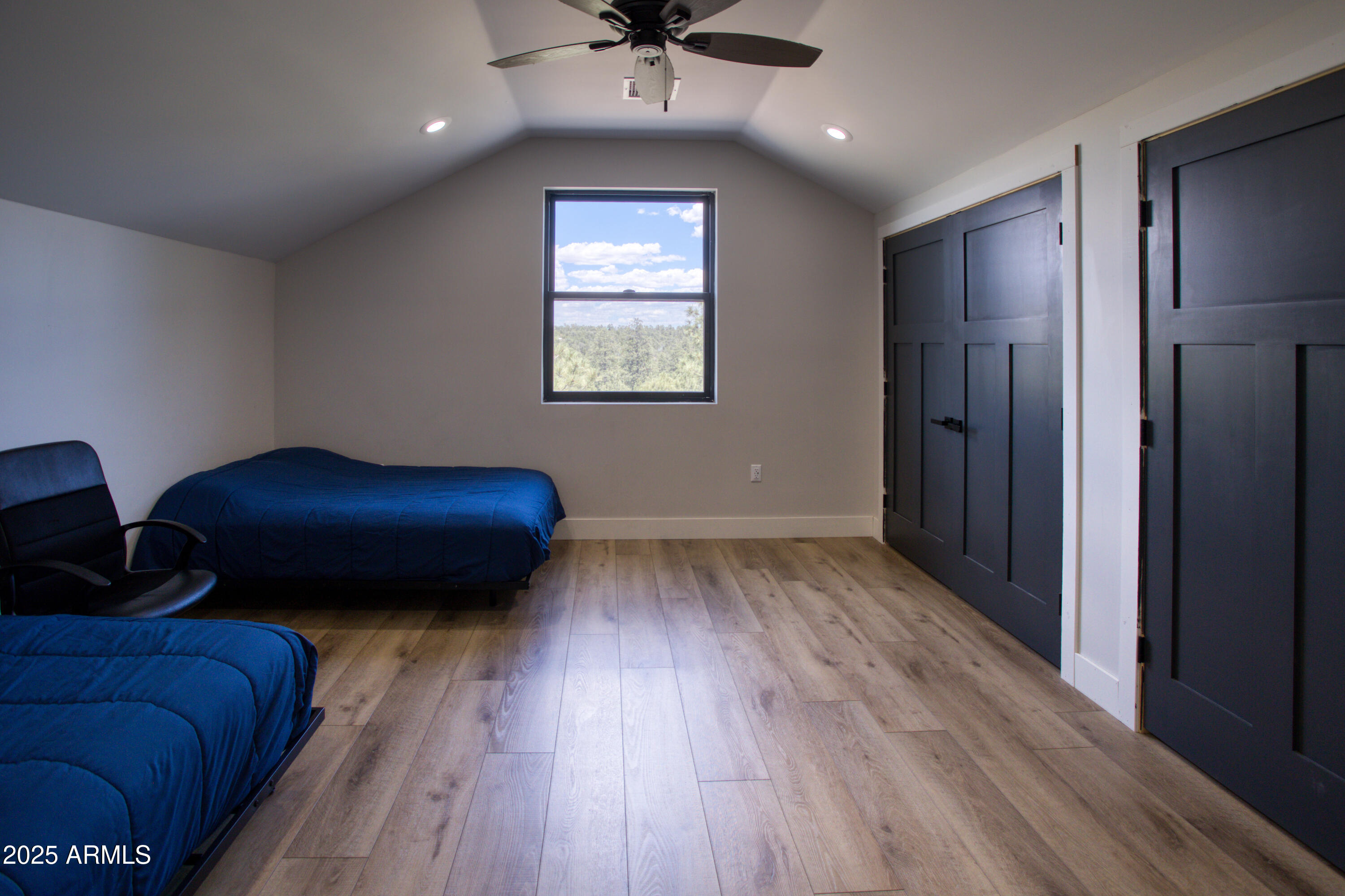 1850 Pinecone Heber, AZ 85928 - Photo 25 of 40 a living room with furniture and a wooden floor