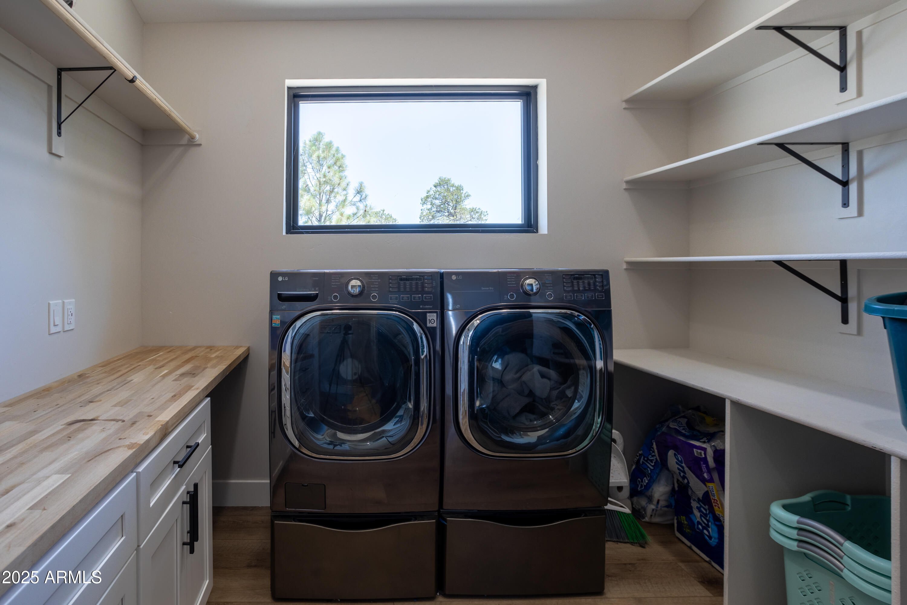 1850 Pinecone Heber, AZ 85928 - Photo 37 of 40 a utility room with sink dryer and washer