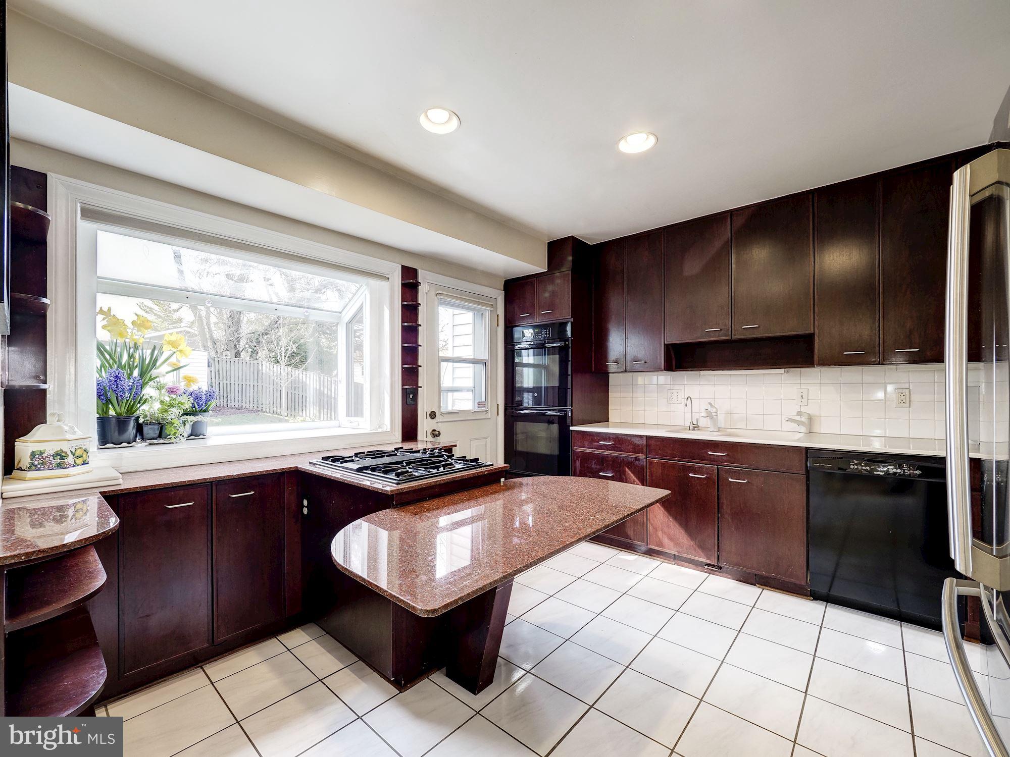 10106 Leder Road Silver Spring, MD 20902 - Photo 5 of 17 Gallery Image 5