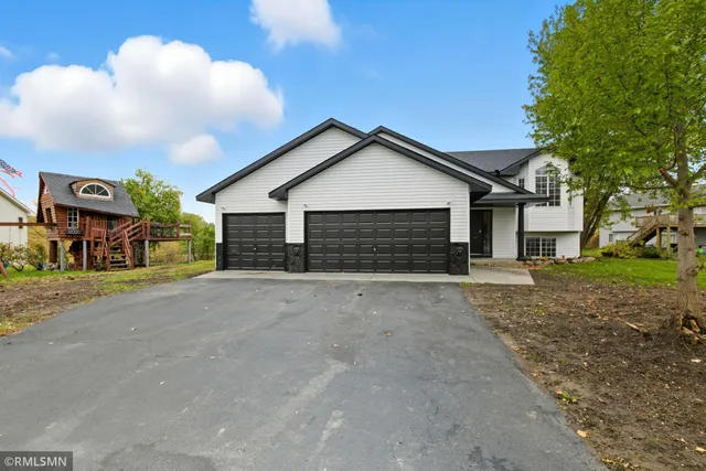 $365,000 | 2302 Maple Lane, Buffalo, MN 55313