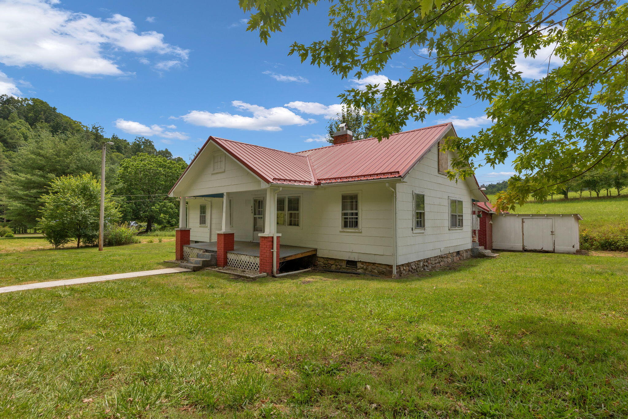 649 Piney Grove Road Hampton, TN 37658 - Photo 1 of 19 1-web-or-mls-217A7867