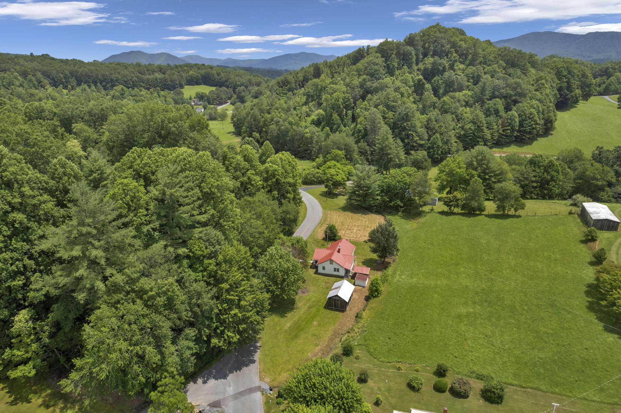 649 Piney Grove Road Hampton, TN 37658 - Photo 15 of 19 15-web-or-mls-DJI_0588