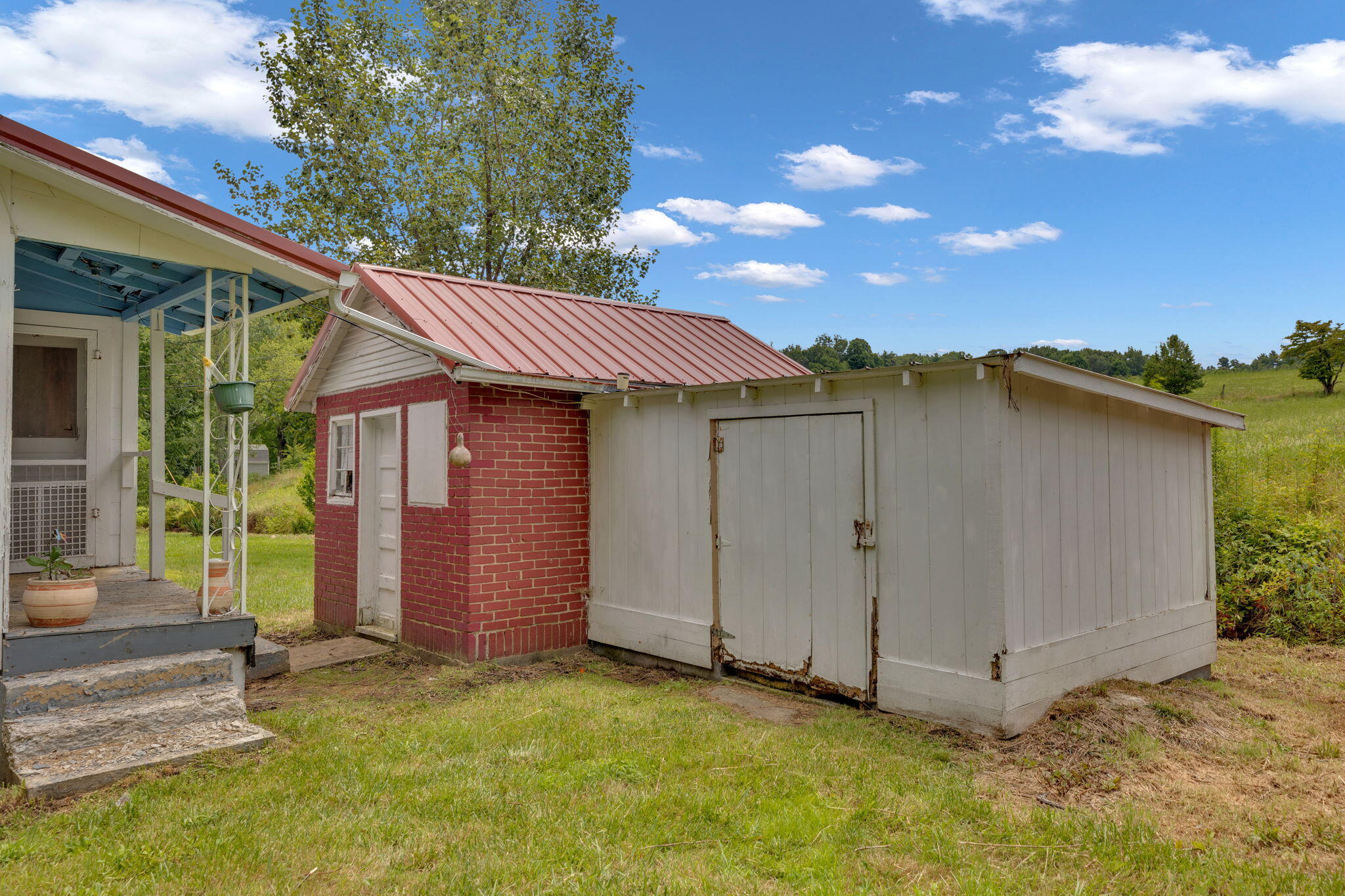 649 Piney Grove Road Hampton, TN 37658 - Photo 3 of 19 5-web-or-mls-217A7817