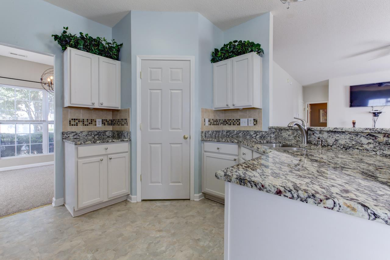 4336 Snowcrest Lane Raleigh, NC 27616 - Photo 5 of 25 Kitchen
