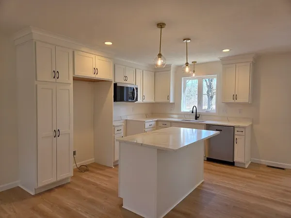 $589,000 | 180 Petersham Road, Phillipston, MA 01331