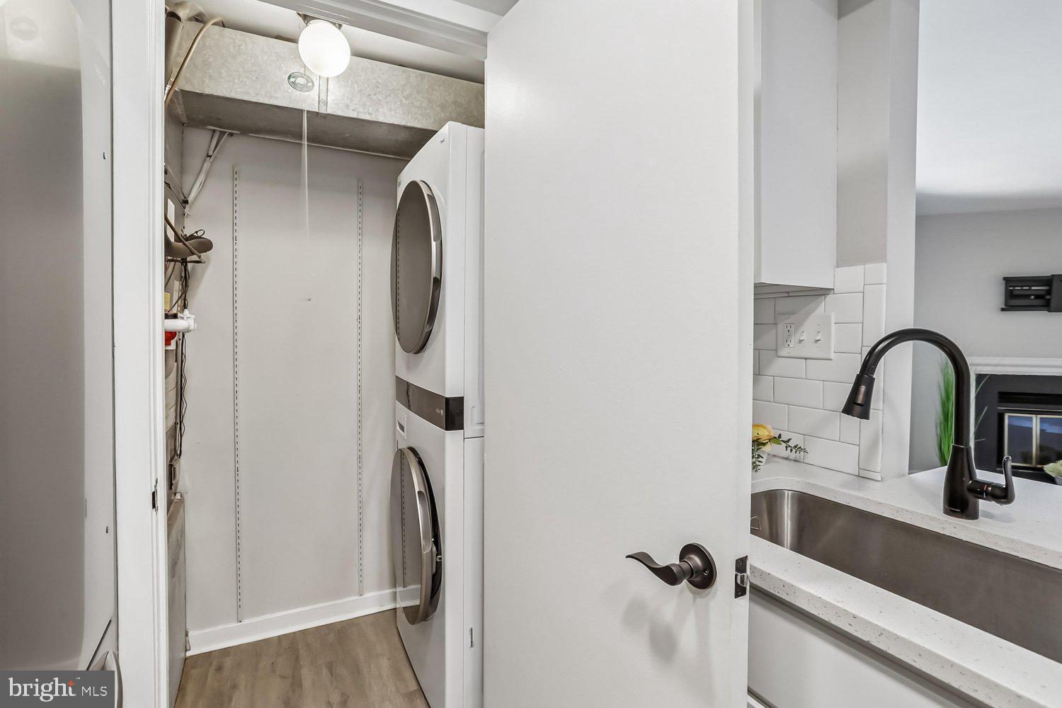 9705 Hellingly Place, Unit 62 Gaithersburg, MD 20886 - Photo 13 of 47 Laundry