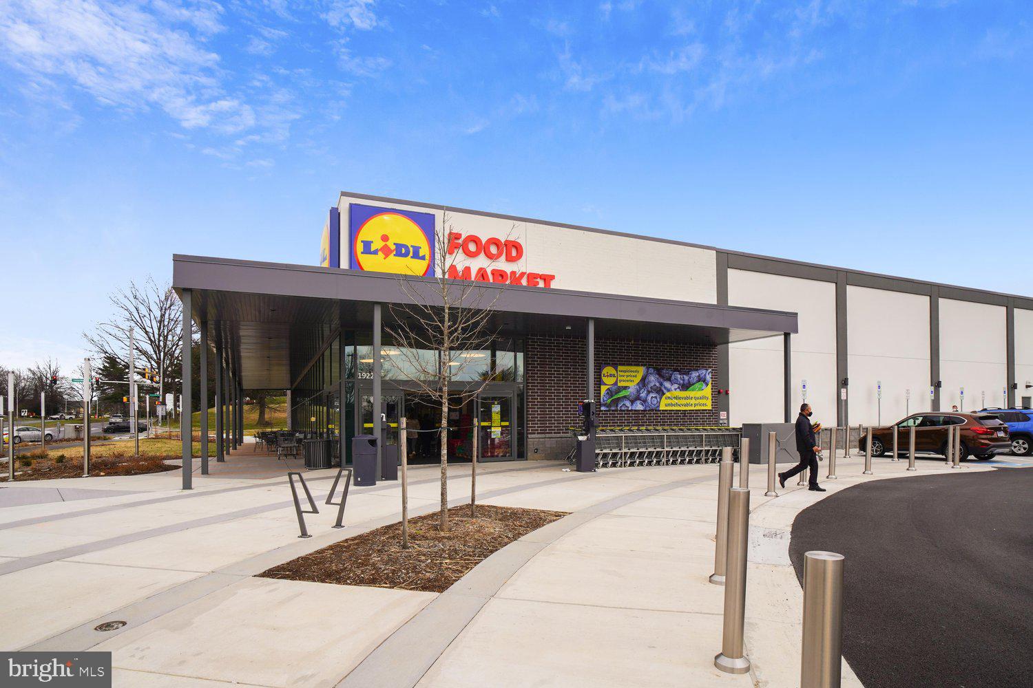 9705 Hellingly Place, Unit 62 Gaithersburg, MD 20886 - Photo 42 of 47 Montgomery Village Lidl Store