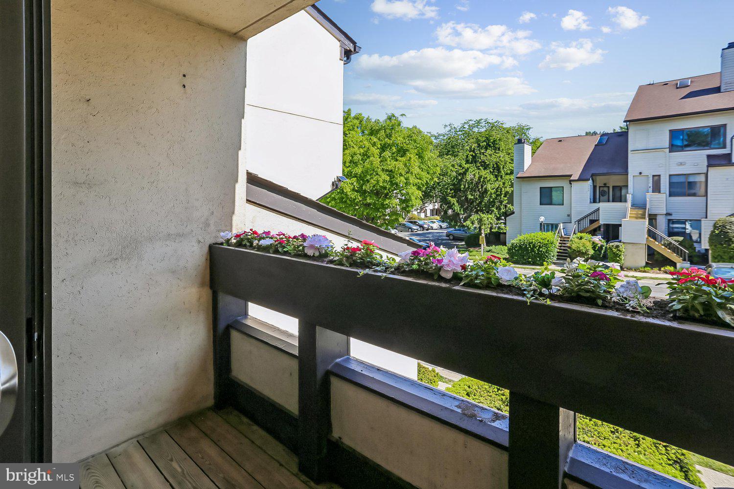 9705 Hellingly Place, Unit 62 Gaithersburg, MD 20886 - Photo 5 of 47 Balcony