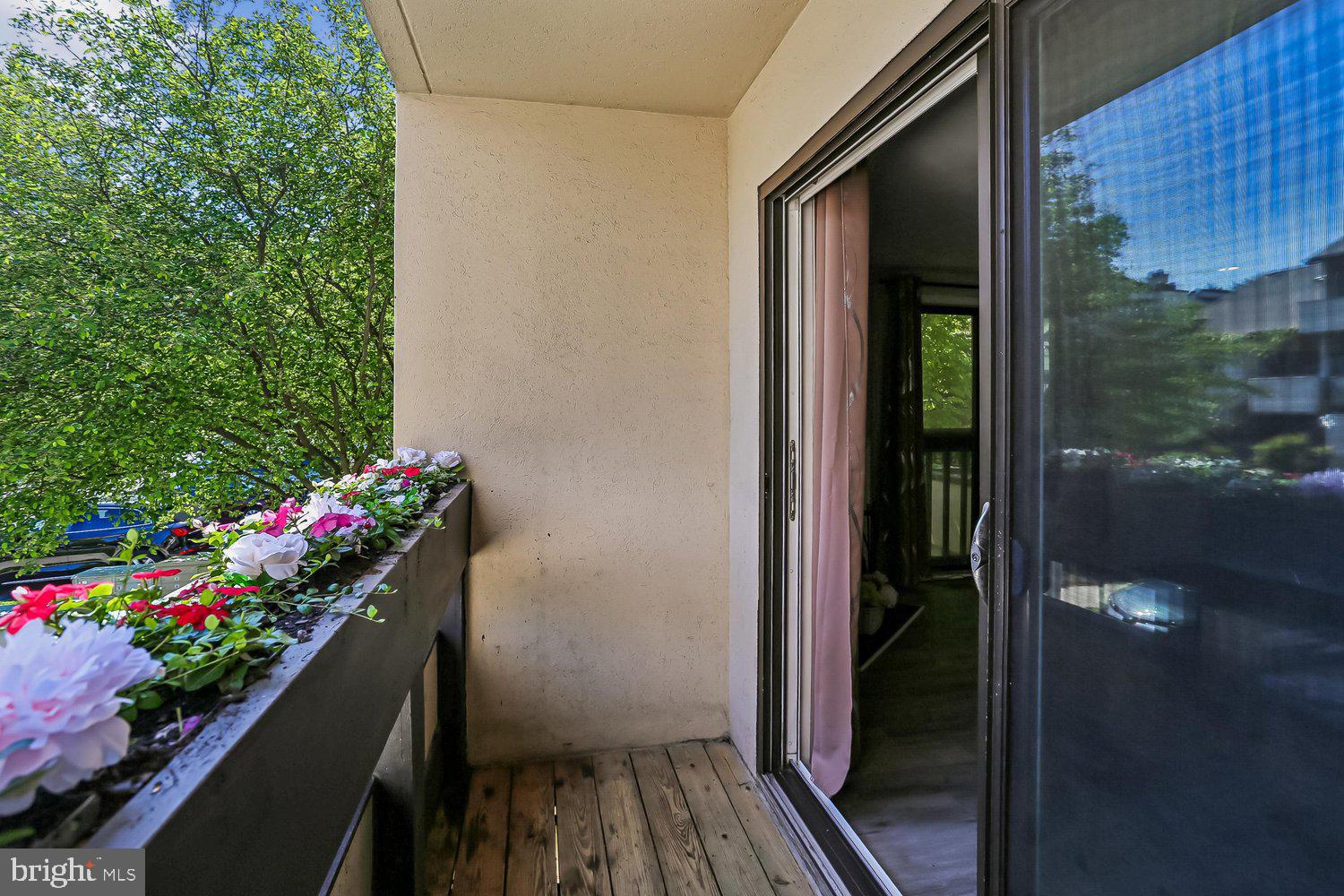 9705 Hellingly Place, Unit 62 Gaithersburg, MD 20886 - Photo 6 of 47 Balcony