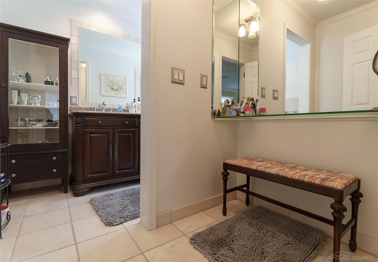 1415 South Renaud Road Grosse Pointe, MI 48236 - Photo 28 of 65 31386500-27.JPG
