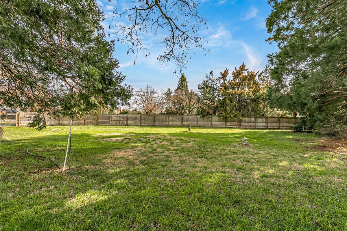 4127 Fern Valley Road Medford, OR 97504 - Photo 13 of 61 32-32