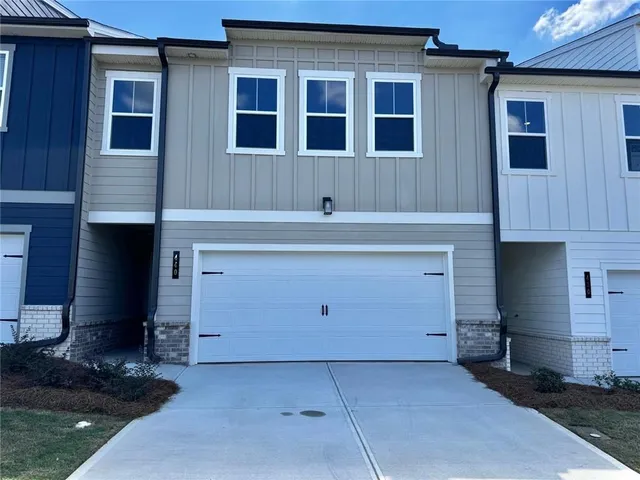 $2,400 | 440 Point Place Drive, Loganville, GA 30052