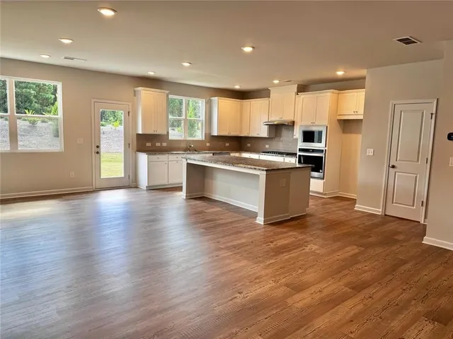 $2,400 | 440 Point Place Drive, Loganville, GA 30052