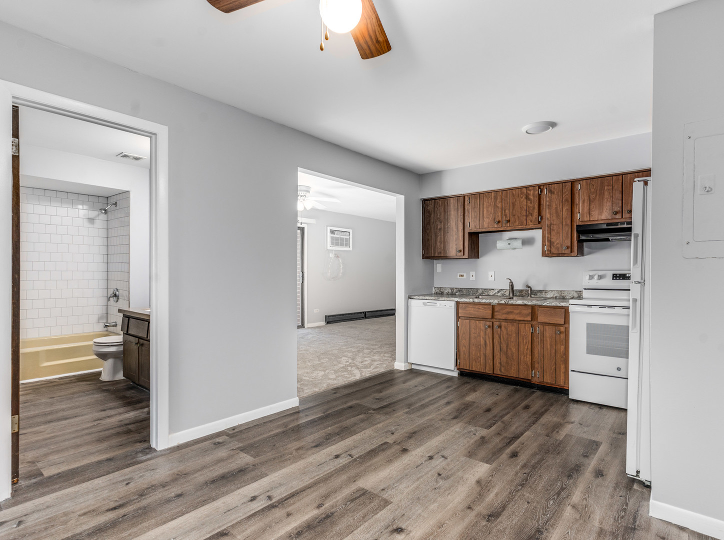 15818 Terrace Drive, Unit R3 Oak Forest, IL 60452 - Photo 12 of 18