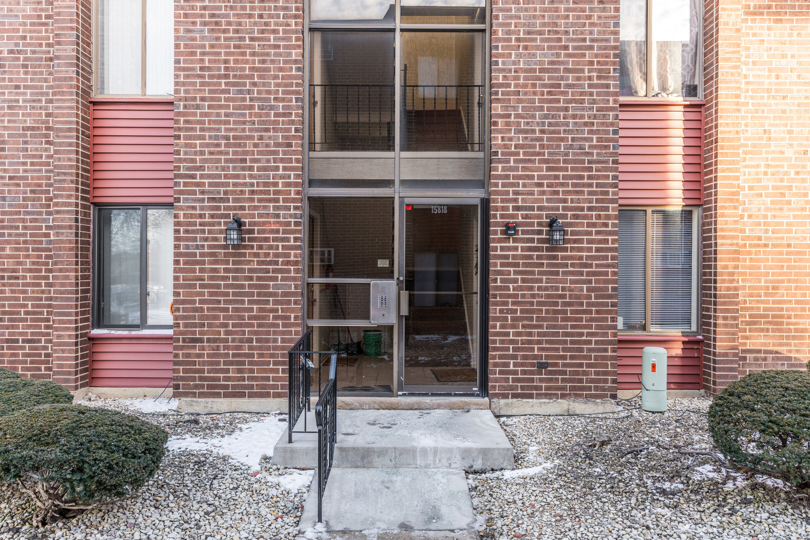 15818 Terrace Drive, Unit R3 Oak Forest, IL 60452 - Photo 2 of 18