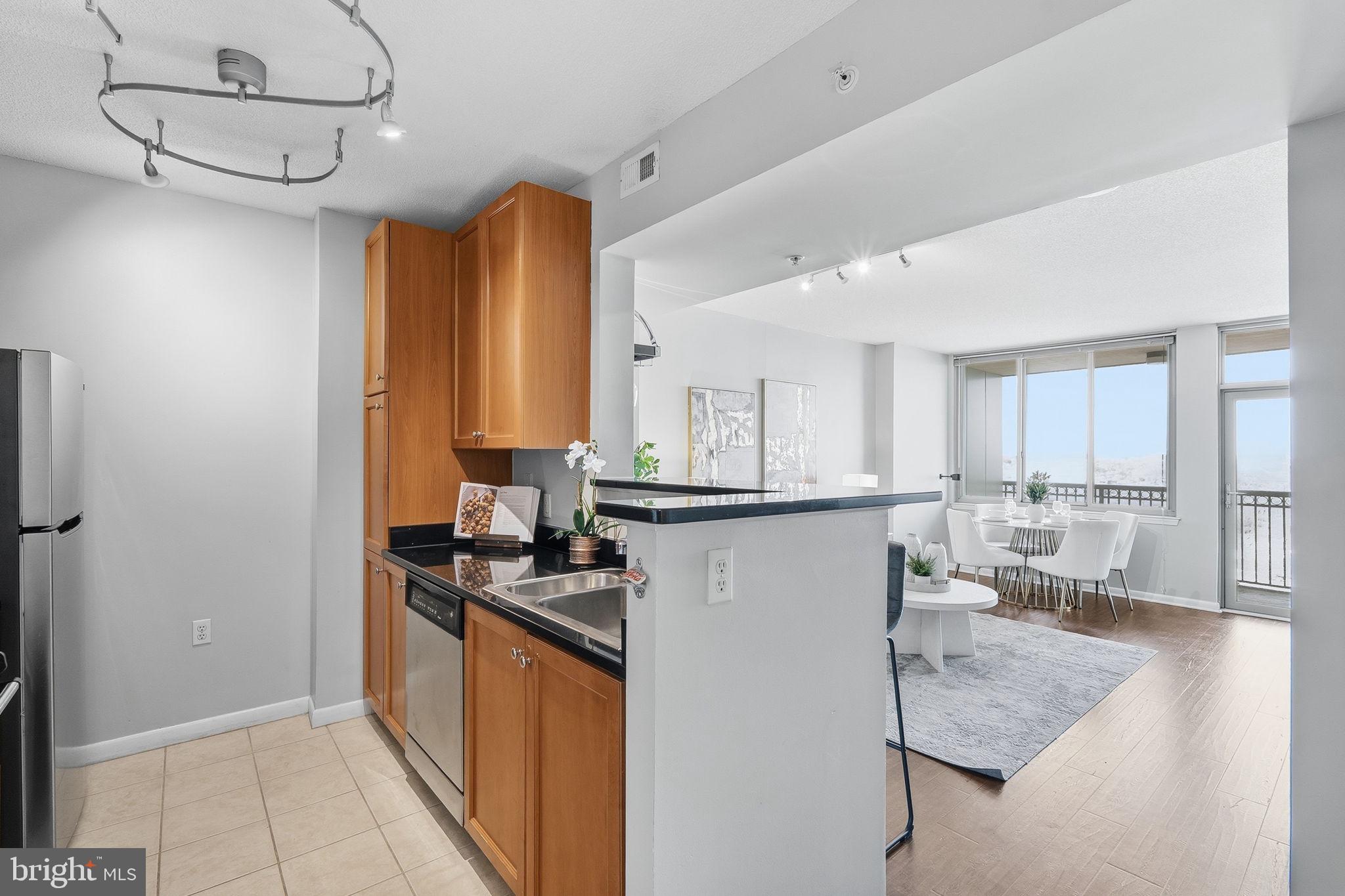 851 North Glebe Road, Unit 1914 Arlington, VA 22203 - Photo 12 of 38