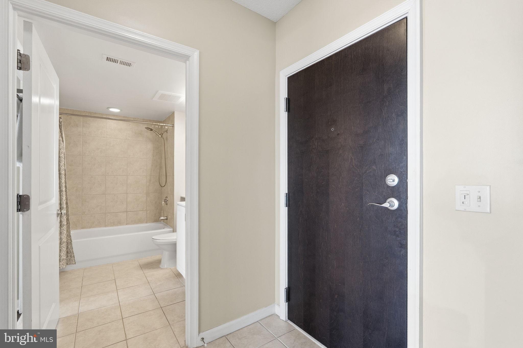 851 North Glebe Road, Unit 1914 Arlington, VA 22203 - Photo 18 of 38