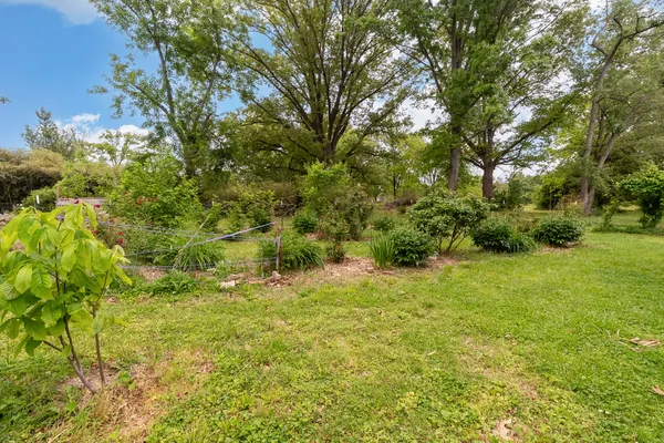 $395,000 | 1215 Trolley Road, Eldorado, IL 62930