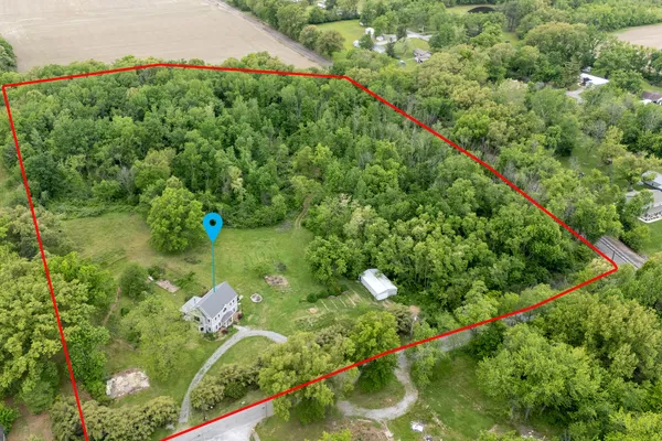 $395,000 | 1215 Trolley Road, Eldorado, IL 62930