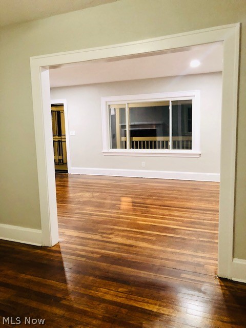 1155 Oxford Road Cleveland, OH 44121 - Photo 17 of 35 Gallery Image 17