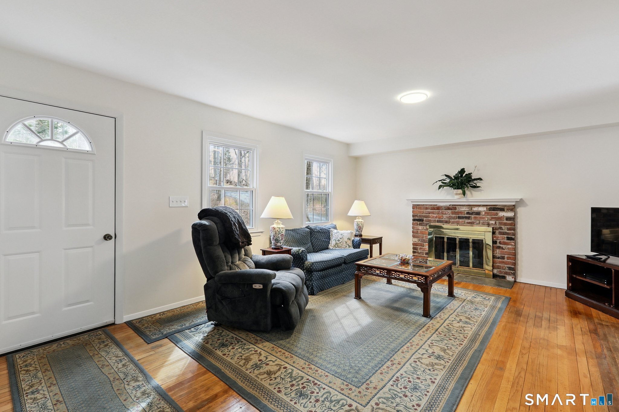 59 Cedar Hill Road Newtown, CT 06470 - Photo 4 of 22