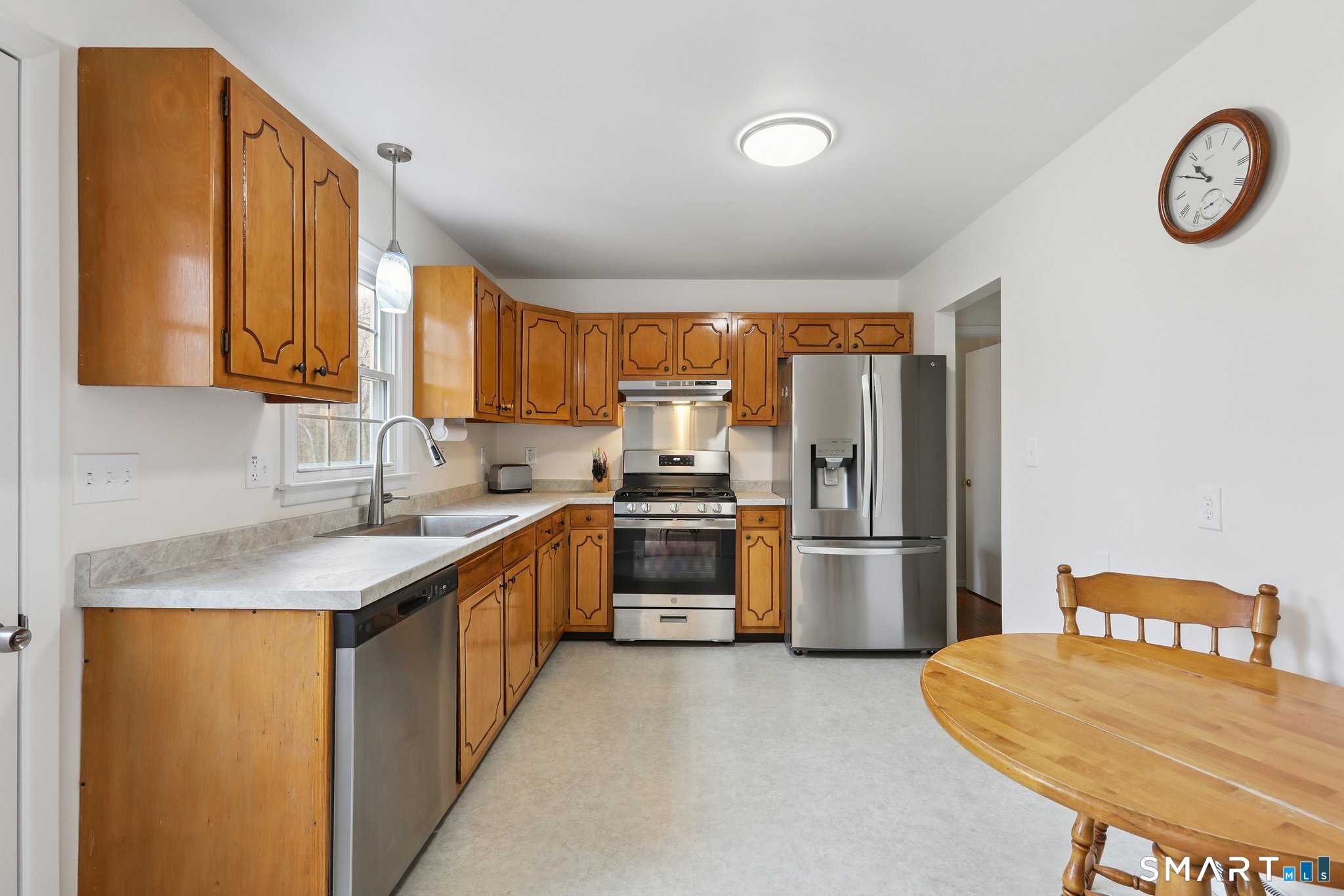 59 Cedar Hill Road Newtown, CT 06470 - Photo 9 of 22