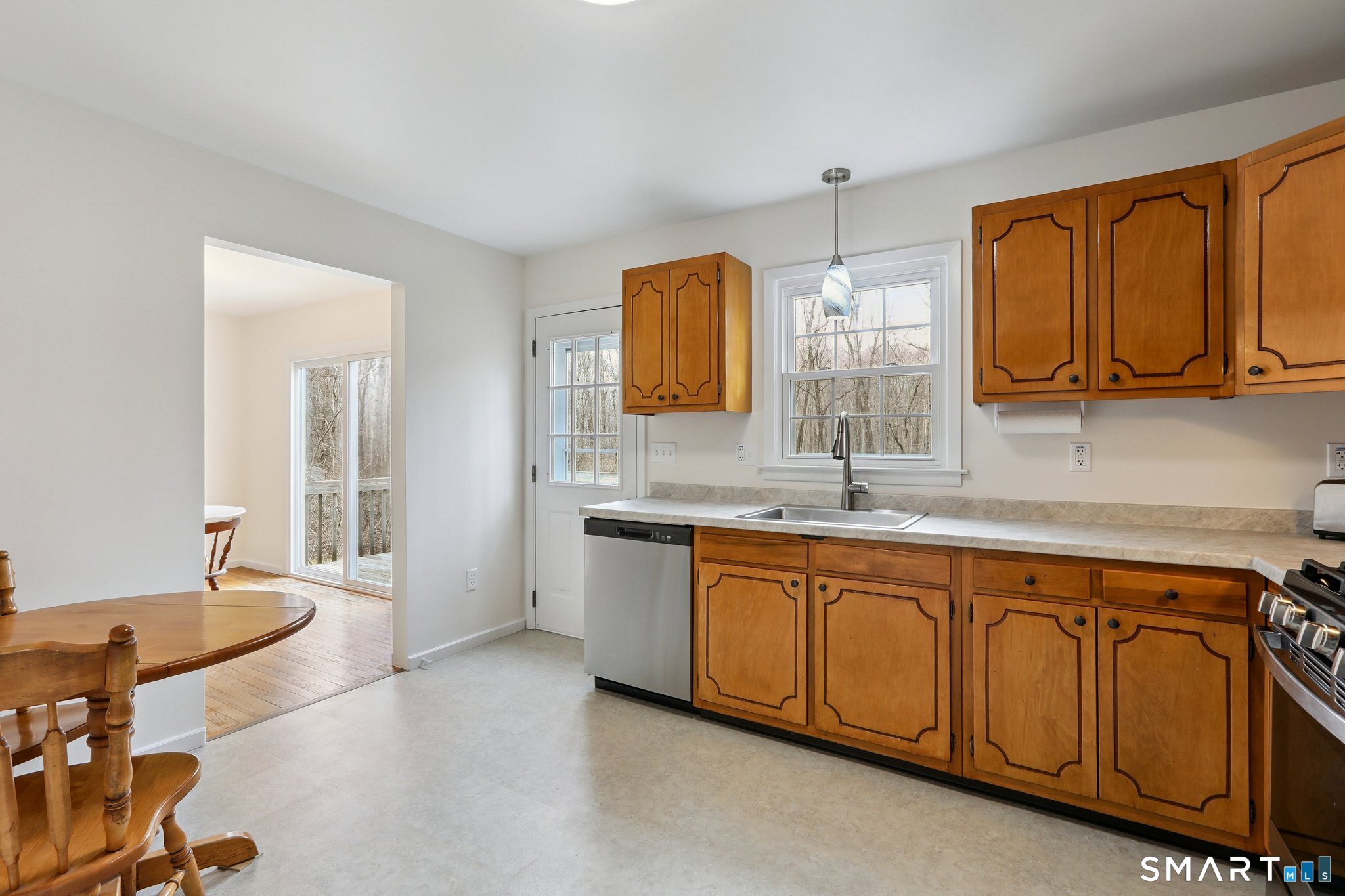 59 Cedar Hill Road Newtown, CT 06470 - Photo 10 of 22