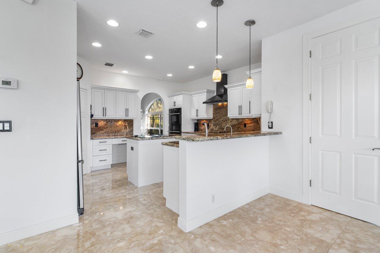 560 Southwest 15th Street Boca Raton, FL 33432 - Photo 22 of 57 001-560Southwest15thStreet-BocaRaton-FL-