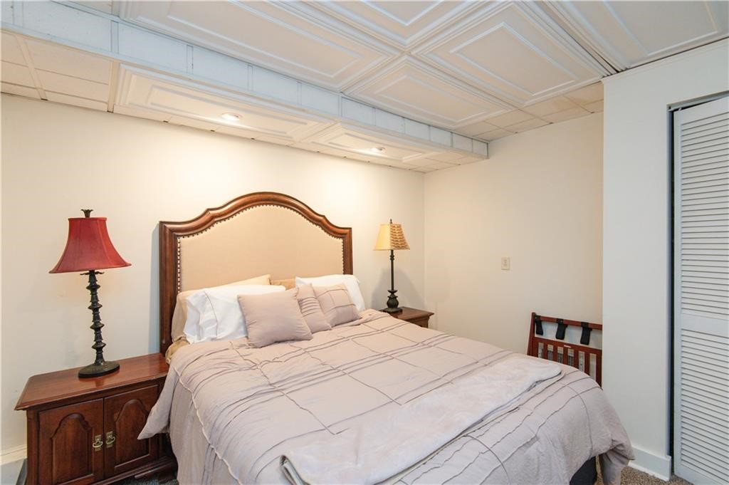 554 East Main Road Middletown, RI 02842 - Photo 12 of 18