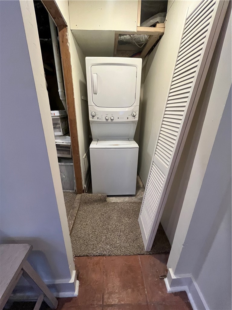 554 East Main Road Middletown, RI 02842 - Photo 12 of 14