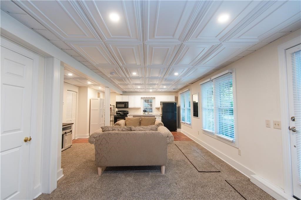 554 East Main Road Middletown, RI 02842 - Photo 18 of 18