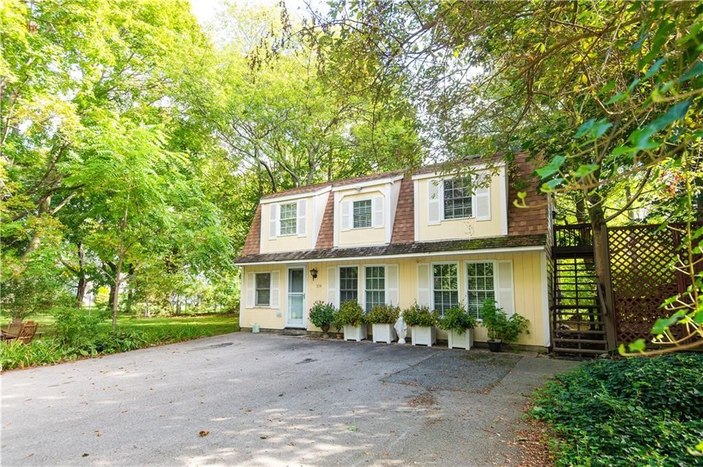 554 East Main Road Middletown, RI 02842 - Photo 2 of 18