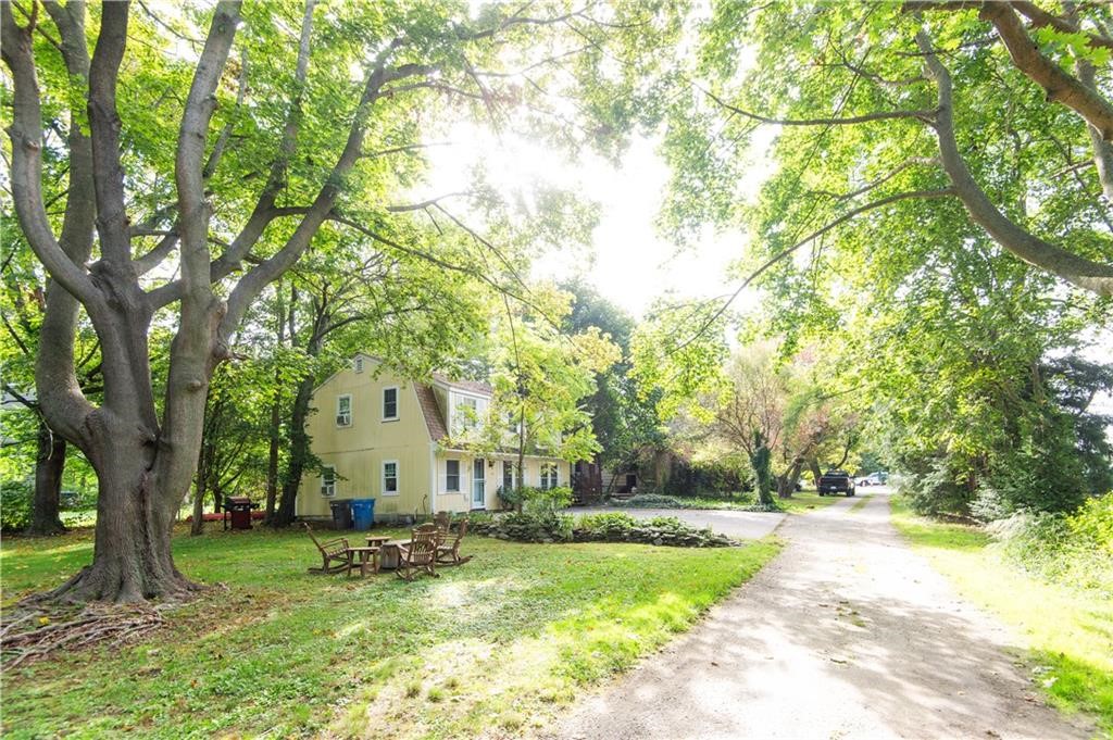 554 East Main Road Middletown, RI 02842 - Photo 3 of 18