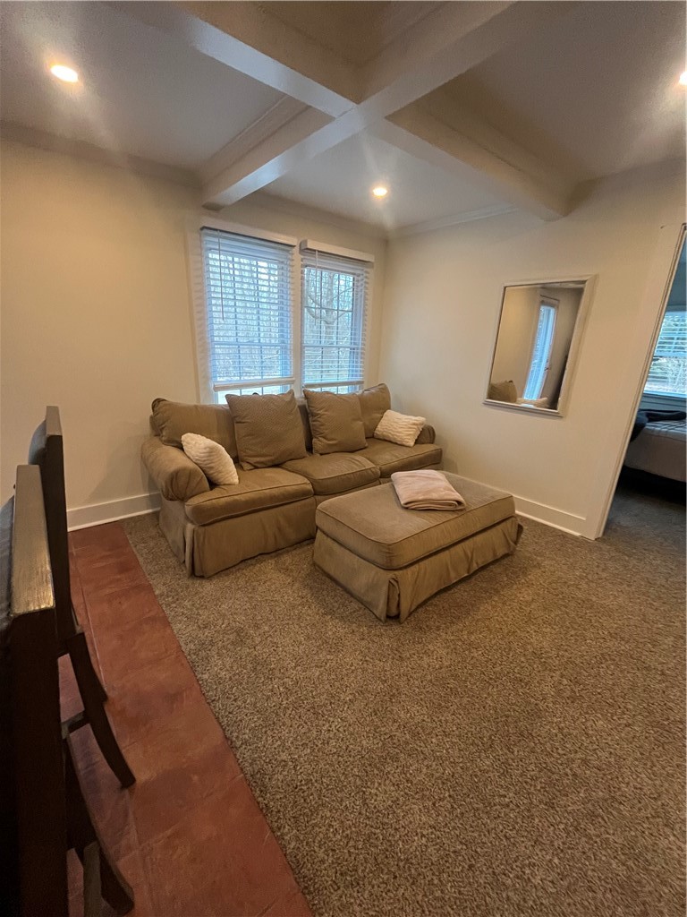 554 East Main Road Middletown, RI 02842 - Photo 6 of 14