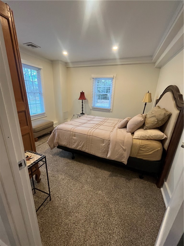 554 East Main Road Middletown, RI 02842 - Photo 9 of 14