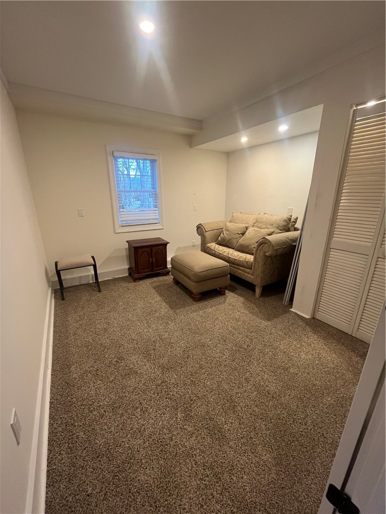 554 East Main Road Middletown, RI 02842 - Photo 10 of 14