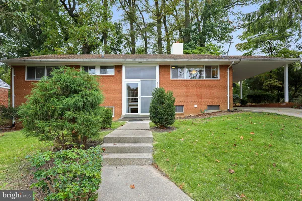 $3,495 | 6048 Rossmore Drive, Bethesda, MD 20814